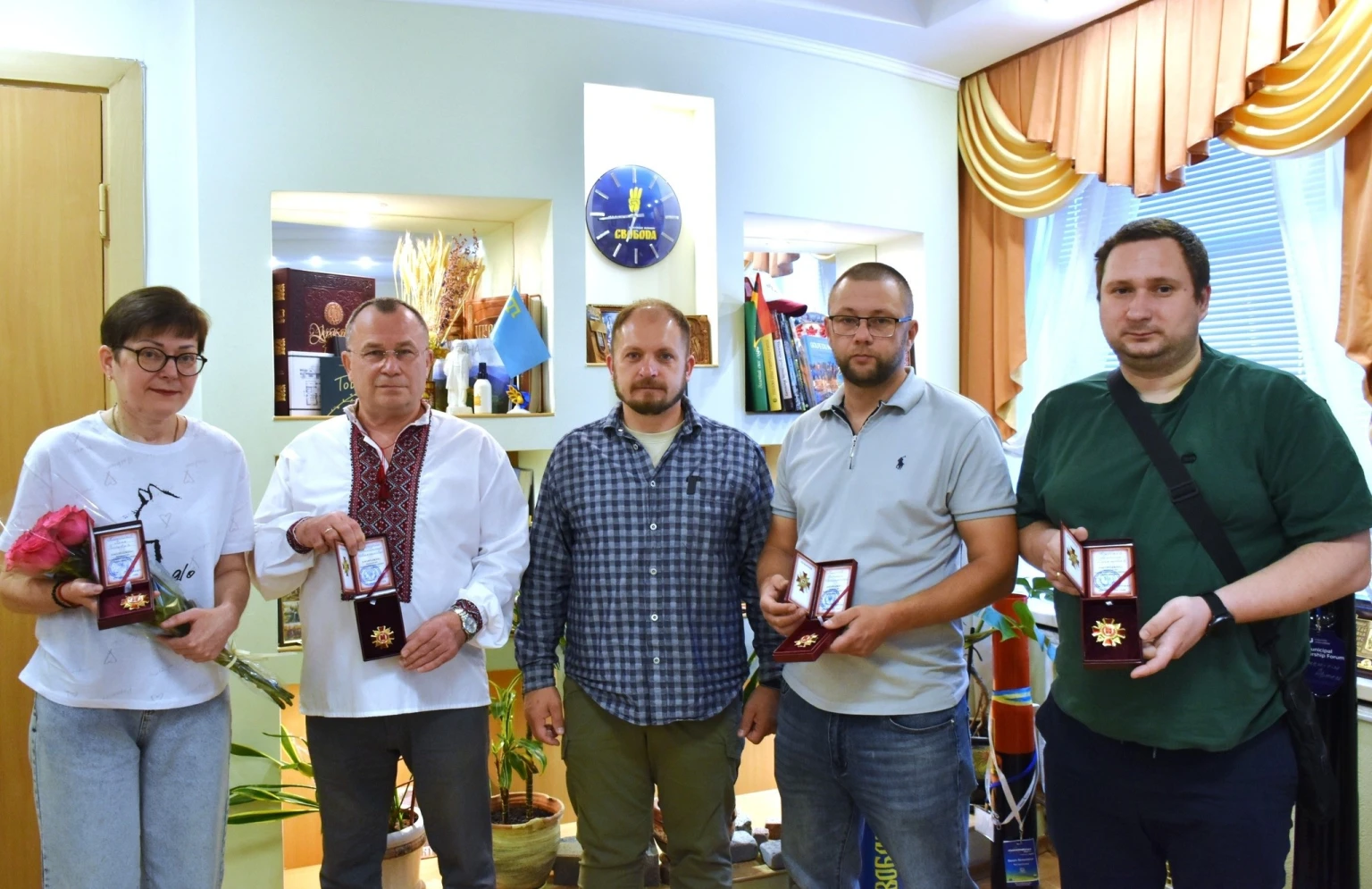 Чотири визволені з російського полону бійці стали почесними громадянами Конотопа
