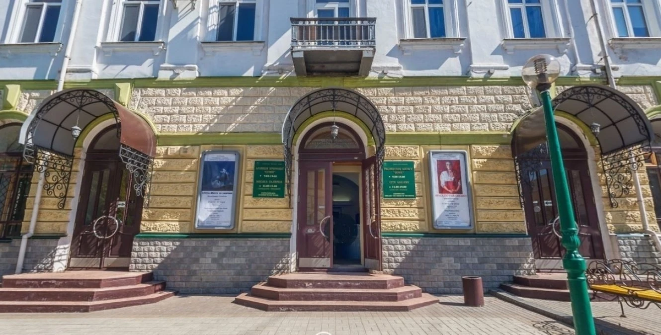 Мистецька експозиція студентських робіт у Сумах